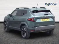 Used Dacia Duster Extreme 143 HP (105 kW) 2025 Green Hatchback