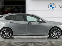 Usado BMW M135 Shadowline 306 HP (225 kW) 2023 Cinzento Citadino
