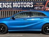 Begagnad Mercedes A180 Executive 2016 Blå Halvkombi