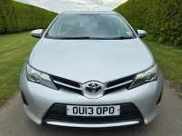Used Toyota Auris Active 90 HP (66 kW) 2013 Silver Hatchback