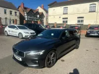 Usado Volvo V60 R-Design 150 HP (110 kW) 2019 Cinzento Carrinha