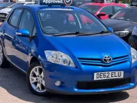 Used Toyota Auris 132 HP (97 kW) 2012 Blue Hatchback