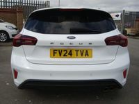 Begagnad Ford Focus ST-Line X 2024 Vit Halvkombi