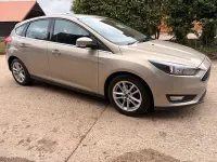 Used Ford Focus Zetec 125 HP (91 kW) 2015 Silver Hatchback