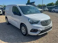 Second-hand Vauxhall Combo 101 CP (74 kW) 2023 Alb Monovolum