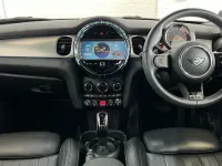 Usado Mini Cooper S Exclusive 176 HP (129 kW) 2022 Preto Citadino