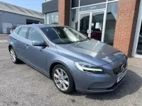 Used Volvo V40 Inscription 122 HP (89 kW) 2018 Blue Hatchback