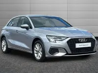 Usado Audi A3 Comfort 110 HP (80 kW) 2022 Prateado Sedan