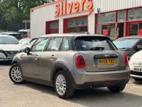 Begagnad Mini Cooper Hatch 136 HK (100 kW) 2016 Silver Halvkombi