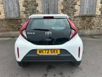 Used Toyota Aygo X PURE 72 HP (52 kW) 2022 White SUV