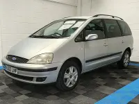 Usado Ford Galaxy Ghia 145 CV (106 kW) 2002 Plateado Monovolumen