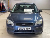 Used Ford Focus 100 HP (73 kW) 2006 Blue Hatchback