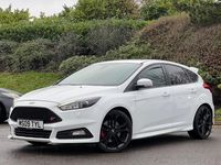 Used Ford Focus ST 250 HP (183 kW) 2017 White Hatchback