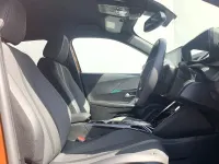 Begagnad Peugeot e-2008 Allure+ 98 kW (134 HK) 2023 Orange SUV