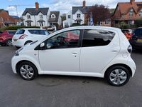 Used Toyota Aygo 68 HP (50 kW) 2013 White Hatchback