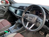 Begagnad Audi Q3 S-Line 150 HK (110 kW) 2019 Röd SUV