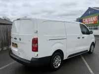 Used Vauxhall Vivaro S 100 HP (73 kW) 2020 White MPV