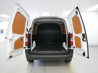 Used Toyota Proace 100 kW (136 HP) 2023 White MPV