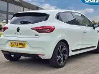 Used Renault Clio V Engineered 145 HP (106 kW) 2023 White Hatchback