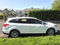 Used Ford Focus Zetec 125 HP (91 kW) 2015 White Estate