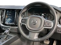 Used Volvo XC60 Momentum 250 HP (183 kW) 2019 Grey SUV