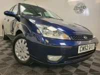 Begagnad Ford Focus Ghia 2003 Blå Sedan