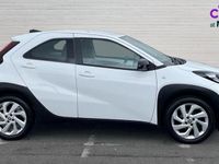 Used Toyota Aygo X PURE 72 HP (52 kW) 2022 White SUV