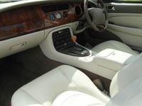 Used Jaguar XKR 370 HP (272 kW) 2001 Coupe