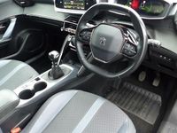 Used Peugeot 2008 Allure 101 HP (74 kW) 2021 SUV