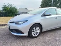 Used Toyota Auris Active 90 HP (66 kW) 2015 Silver Hatchback