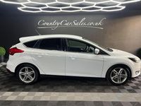 Używany Ford Focus Zetec 100 KM (73 kW) 2017 Biały Hatchback