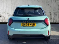 Begagnad Mini Cooper Hatch 113 kW (154 HK) 2025 Grön Halvkombi
