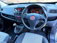 Begagnad Fiat Doblò 2019 Grå Minibuss