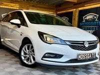 Used Vauxhall Astra Design Edition 110 HP (80 kW) 2018 White Estate