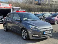 Begagnad Hyundai i20 Premium SE 2015 Grå Halvkombi