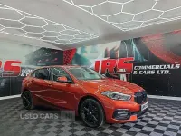Begagnad BMW 116 Sport Line 2023 Orange Halvkombi