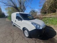 Second-hand Vauxhall Combo 95 CP (69 kW) 2017 Alb Monovolum