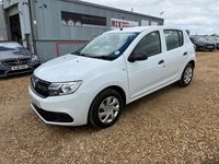 Used Dacia Sandero Essentiel 75 HP (55 kW) 2020 White Hatchback