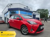 Usado Toyota Yaris 111 HP (81 kW) 2018 Vermelho Citadino