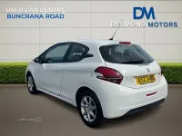 Gebraucht Peugeot 208 Active 2017 Weiß Kleinwagen