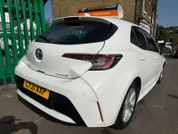 Used Toyota Corolla 122 HP (89 kW) 2021 White Hatchback