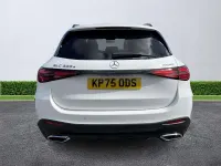 Usado Mercedes GLC300e Urban 2025 Blanco Familiar