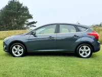 Used Ford Focus Zetec 125 HP (91 kW) 2011 Grey Hatchback