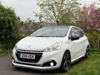 Usado Peugeot 208 Prestige 208 HP (152 kW) 2016 Branco Citadino