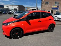 Used Toyota Aygo X-cite 69 HP (50 kW) 2015 Orange Hatchback