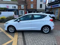 Begagnad Ford Fiesta Zetec 2019 Vit Halvkombi