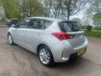 Usado Toyota Auris 2013 Prateado Citadino