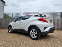 Used Toyota C-HR 116 HP (85 kW) 2018 White SUV