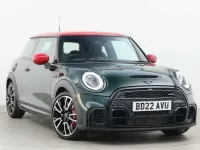 Begagnad Mini John Cooper Works Hatch 2022 Grön Halvkombi