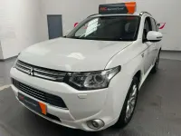 Used Mitsubishi Outlander P-HEV 2014 White Estate